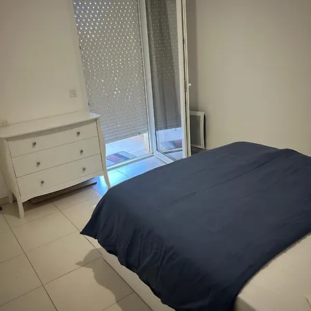 Апартаменты T2 Recent Sabine *